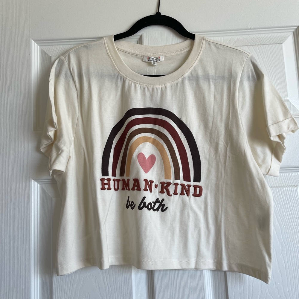 kind tshirt crop